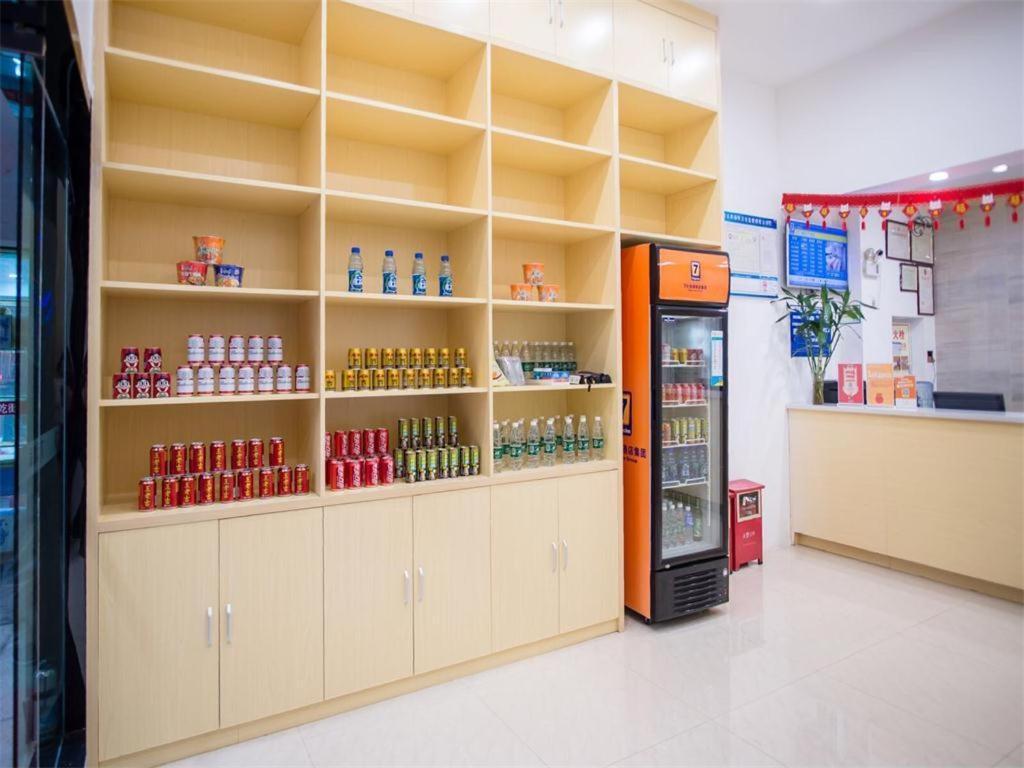 7 Days Premium Jiangmen Diwang Plaza Branch Hotell Exteriör bild